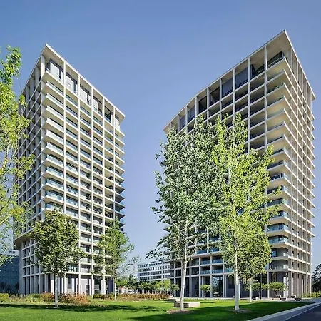 Luxury - To Everything Apartment *